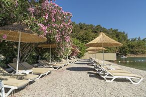 Alesta Yacht Hotel