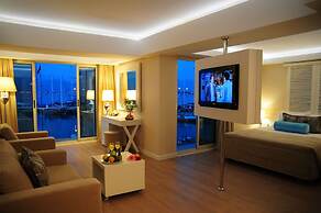 Alesta Yacht Hotel