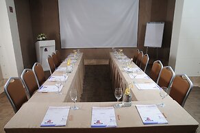 Alesta Yacht Hotel