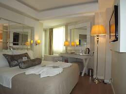 Alesta Yacht Hotel