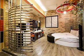 Koam Tourist Hotel