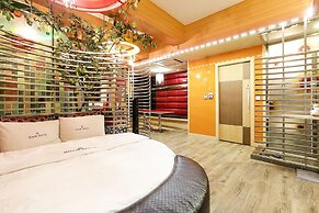 Koam Tourist Hotel