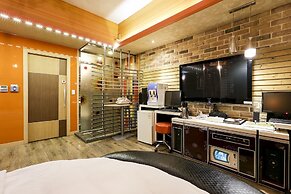 Koam Tourist Hotel