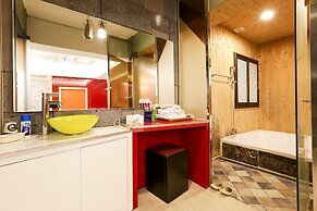 Koam Tourist Hotel