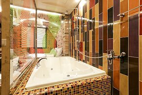 Koam Tourist Hotel