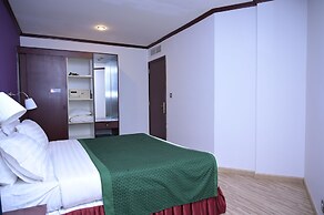 Manhattan Avenue Hotel