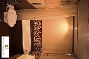 Manhattan Avenue Hotel
