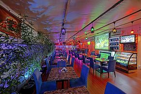 Manhattan Avenue Hotel