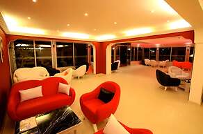 Destina Hotel