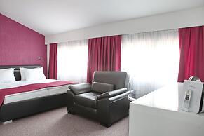 Nova City Hotel Signature Collection