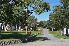 Motel Les Chalets Bo-Fleuve
