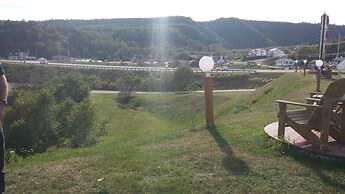 Motel Les Chalets Bo-Fleuve