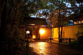Yufuin Kutsurogi no Yado Nanakawa