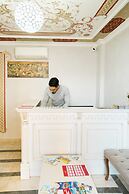 Atam Suites & Apart