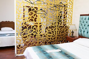 Atam Suites & Apart