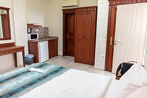 Atam Suites & Apart