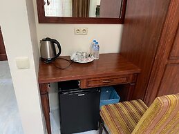 Atam Suites & Apart