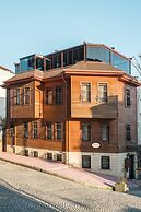 Atam Suites & Apart