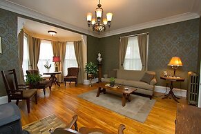 Rayski Guest House