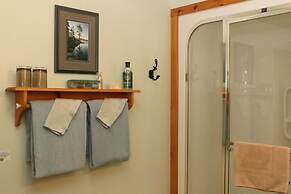 Sunny Rock B&B Haliburton