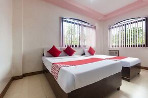 OYO 426 Coco Grove Tourist Inn