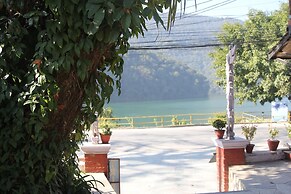 Lake View Resort