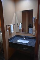 Apex Inn