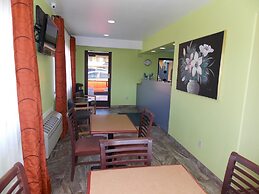 Apex Inn