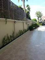 Waen Petch Place