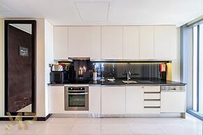 Marco Polo - Chic 1BR in Marina Hub | Expansive Balcony
