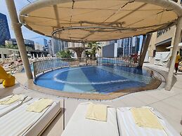 Marco Polo - Chic 1BR in Marina Hub | Expansive Balcony