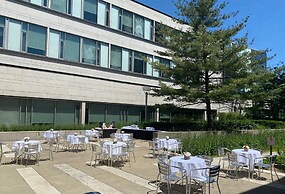 Schulich Hotel & Conference Centre