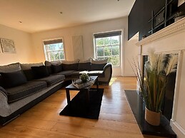 AMAZING CENTRAL 3 bed REFURB sleeps 5