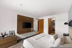 20-202 Elegant 2br-roma Norte Parking 24-7 Security