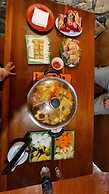 Long Co Tran Homestay