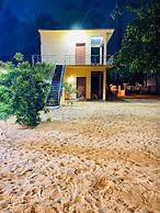 Alankuda Dolphin Village Hotel