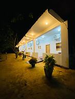 Alankuda Dolphin Village Hotel
