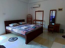 Alankuda Dolphin Village Hotel