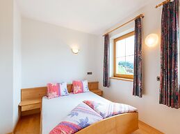 Inviting Apartment in Stummerberg