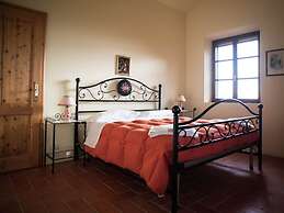 Cozy Farmhouse in Paciano With Private Pool