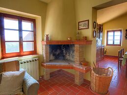 Cozy Farmhouse in Paciano With Private Pool