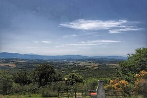 Cozy Farmhouse in Paciano With Private Pool