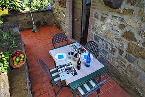 Cozy Farmhouse in Paciano With Private Pool