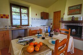 Cozy Farmhouse in Paciano With Private Pool