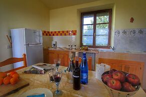 Cozy Farmhouse in Paciano With Private Pool