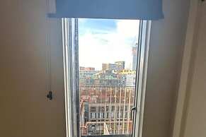Apartment - Sleeps 4, Pets Allowed & Free Parking