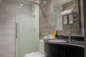 Dan  Hotel