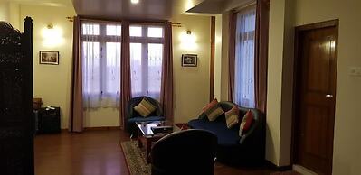 Woodland Hill Stay