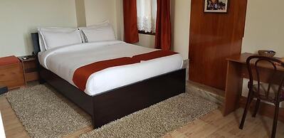 Woodland Hill Stay