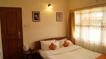 Woodland Hill Stay